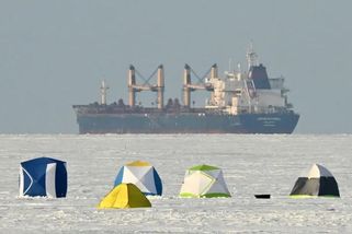 Baltské moře je nejzamrzlejší za 15 let. Led ohrožuje ruský export ropy - Novinky